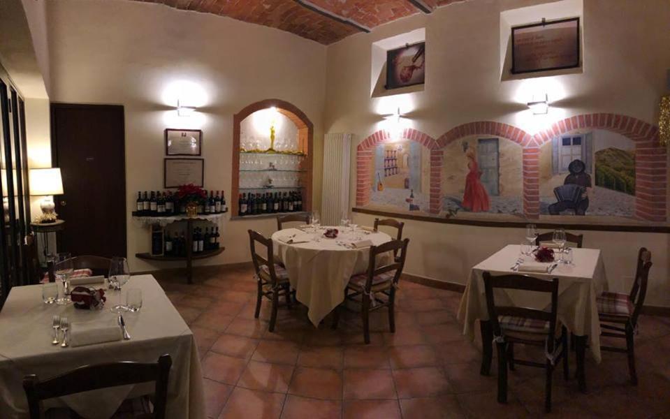 Locanda Osteria La Milonga Agliano Terme Buitenkant foto